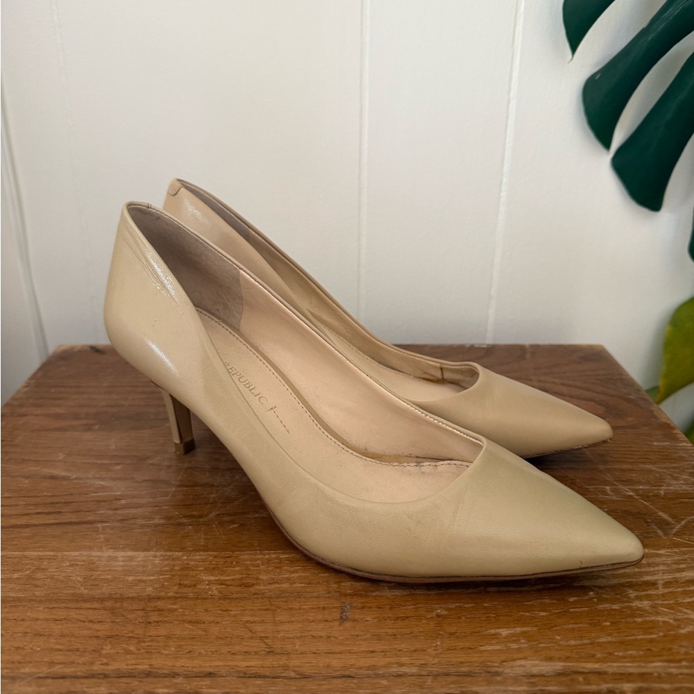 Banana Republic Leather Pumps